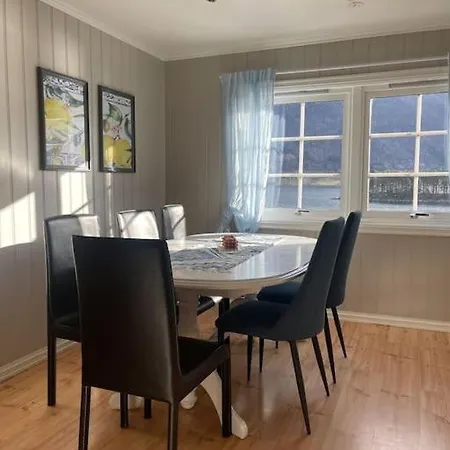 Krokenes Holiday home *
