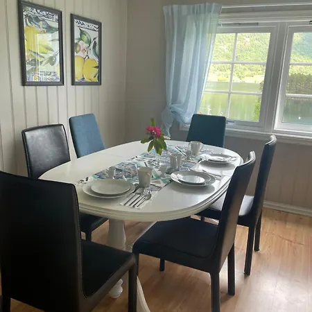 Krokenes Holiday home Sylte (Vanylven)